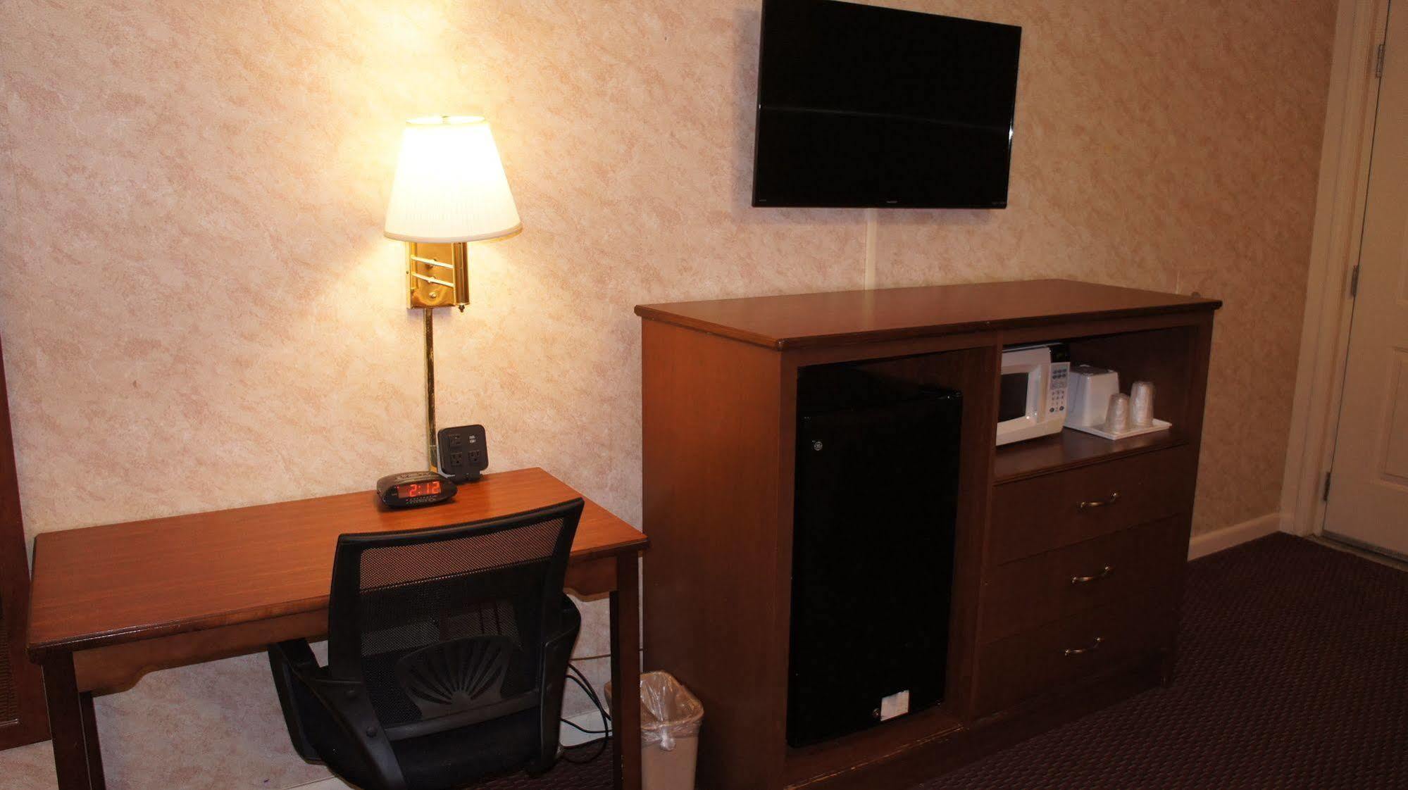 Red Carpet Inn Олбани Экстерьер фото